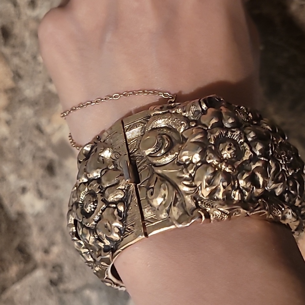 Vintage Whiting Davis Hinged Cuff Bracelet - Picture 2 of 7